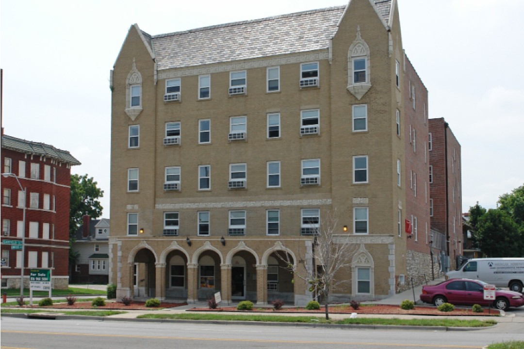Daytime Image of Emerson Apartments in Kansas City, Missouri